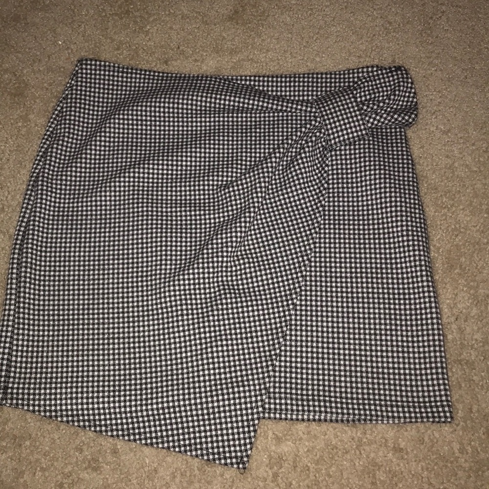 Houndstooth mini skirt